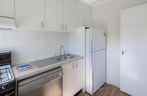 McMahons Point Apartment | Harbourside 79 - Holiday special with Luna Park and Berry Bay views