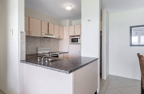 Soldiers Point Apartment | Harbourside, Unit 2/7 Soldiers Point Road - Absolute waterfront unit at Sunrise Beach