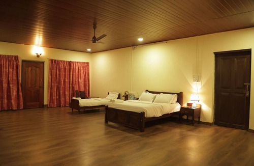 Valparai Hotel | Harris Holiday Inn