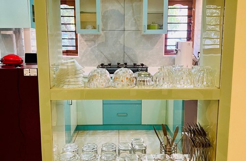Maradu House | Have fun with family or friends at this luxurious place in the heart of Kochi