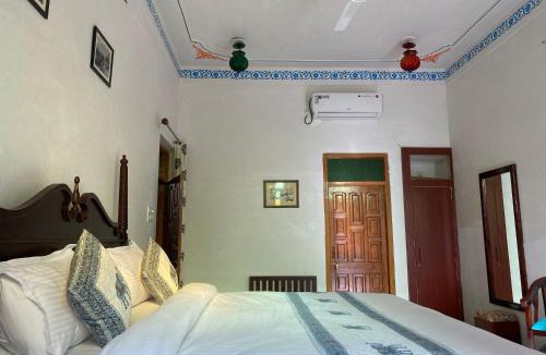 Menar House | Haveli Gokul Niwas, Talawada Near Sitamata SAnctuary, Chittorgarh.