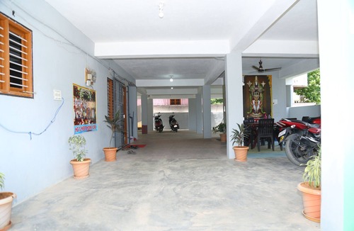 Tirupati Apartment | HB'S NEST HOMESTAY 2-bedroom apartment in lovely Tirupati