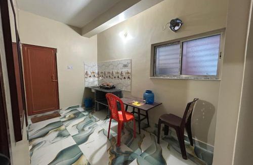Mukundapur Apartment | HCN HOME Stay