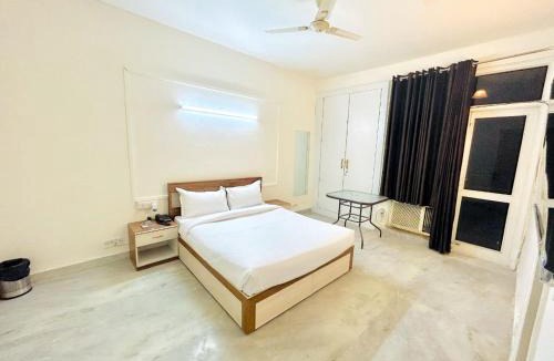 Greater Kailash Enclave I Bed & Breakfast | HD LUXURY HOME STAY