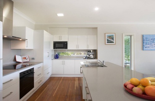 Wagstaffe House | Heated Plunge Pool with Bay Views!