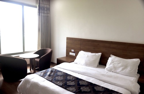 Himatnagar Hotel | Heaven7 Hotel & Resort