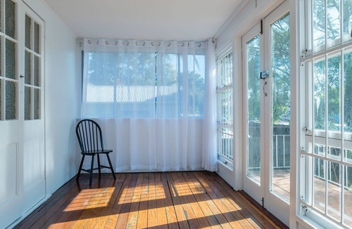 Hendra House | Hendra Brisbane Base Close to Airport & City