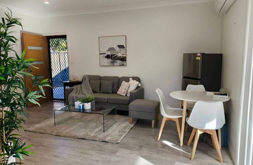 Kingsgrove House | Hidden Grove Getaway Kingsgrove