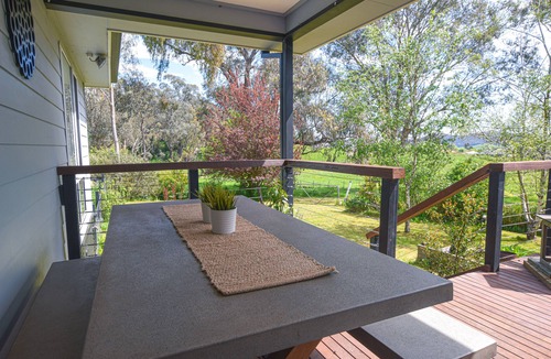 Myrtleford House | Hidden Haven - Entire home, nestled among trees and wildlife