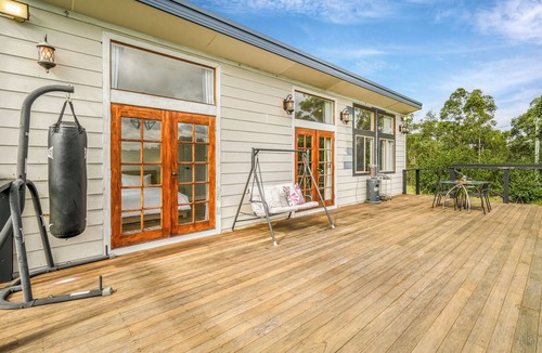 Cattai Cottage | Hide away and Nestle amongst the trees