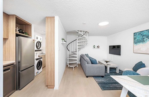 Highgate House | Highgate Townhouse Close to Beaufort St & HBF Park