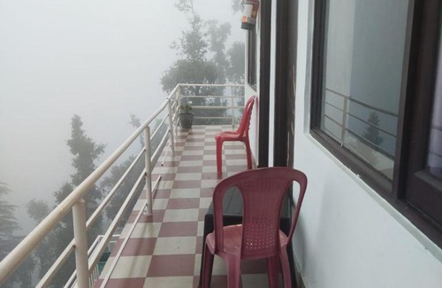 Dhanaulti House | Hill Queen Guest House Room & Cottage