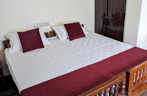Kannur Bed & Breakfast | Hill Top Homes