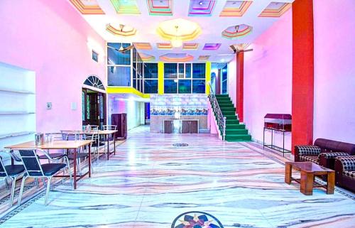 Jaipur Hotel | Hill view resort