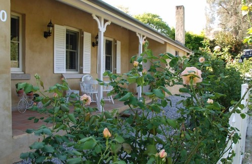 Berrima Cottage | Hillside Cottage - historic 1843 attached cottage in an AWARD WINNING village