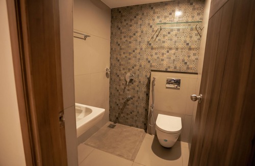 Palakkad Hotel | Hilux Courtyard