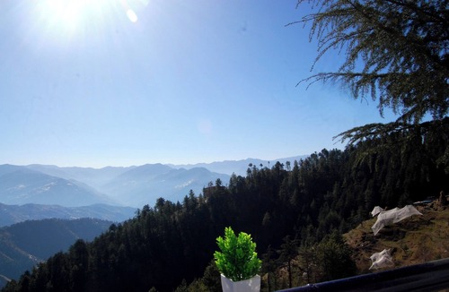 Theog House | Himalya Sun Dawn- gives you all the basic amenities in the lap of nature.