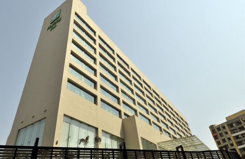 Sakinaka Hotel | Holiday Inn Mumbai International Airport, an Ihg Hotel