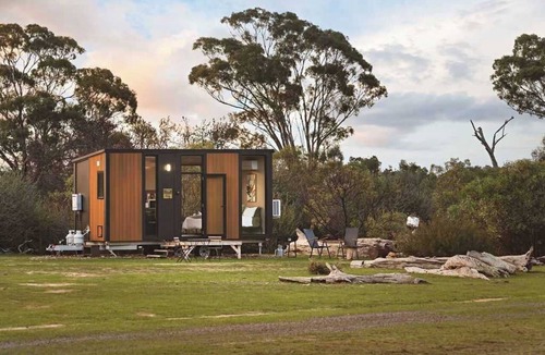 Laharum House | Hollow Mountain Getaway 1 by Tiny Away