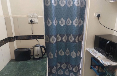 Indore House | Home Stay with Sanjeev: 2-bedroom house in enchanting Indore with AC, WiFi