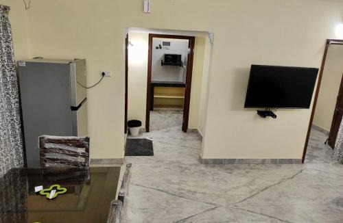 Hyderabad Apartment | Home to explore Food, History & Shopping
