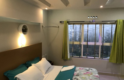 Kannan Devan Hills Bed & Breakfast | HomeStay Munnar-MehaKira Holiday Inn