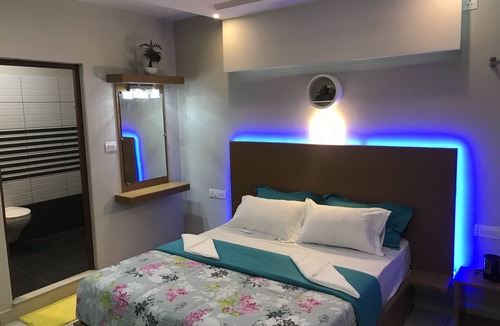 Kannan Devan Hills Bed & Breakfast | HomeStay Munnar-MehaKira Holiday Inn