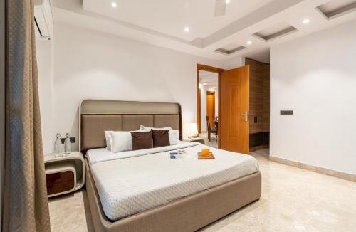 Sector D Apartment | Homlee-Vasant Kunj-4BHK-Luxurious-20 Min Airport