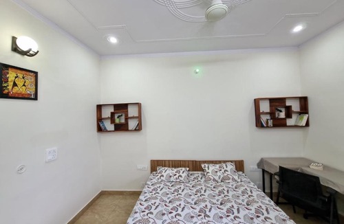 Bullawala House | HOmTEL-1Bedroom Home Stay by Pushpanjali QLH
