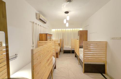 Yerawada Hostel | HOSHTEL99 - LUX - Stay, Cowork and Cafe - Luxurious Twin Bungalow