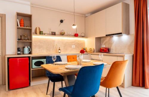 Vladeni Apartment | Hosta Apartments Cristian - Balcony & Parking