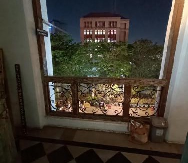Kalbadevi Hostel | Hostel Vasantashram CST Mumbai, Free Wifi with 1940s Retro vibe