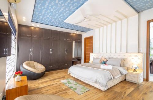 Faridabad Villa | Hostie Vedika - 3BHK Farm House 40Mins from Gurgaon-Delhi