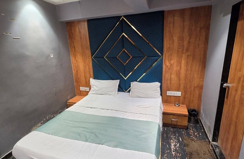 Chandkheda Hotel | Hotal Park View