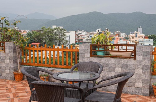 Bullawala Hotel | HOTEL 4 SEASONS RESTAURANT & CAFE