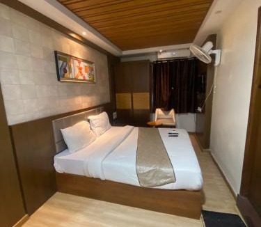 Gandhi Nagar Hotel | HOTEL A M GARDEN