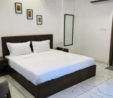 Central Area Hotel | Hotel Aaradhya