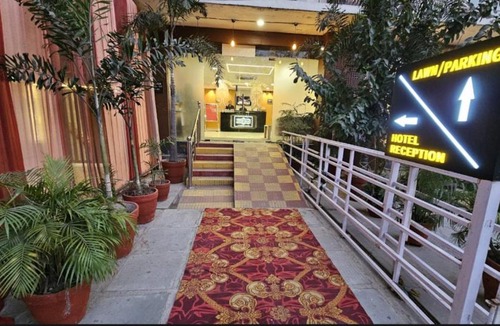 Noida Hotel | Hotel Aarkay Palace