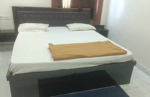 Bhubaneshwar Hotel | Hotel Abhishek Inn
