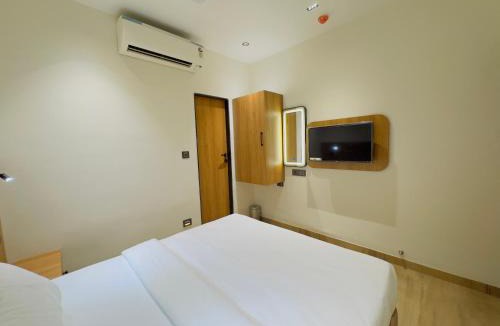 Ahmedabad Hotel | Hotel AERO INN