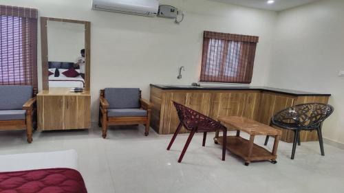 Tirupati Hotel | Hotel AK Tirupati