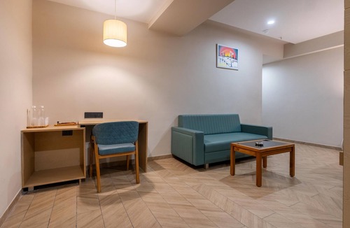 Kalol Hotel | Hotel Altura CHHATRAL