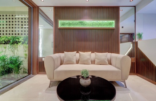 Andheri West House | HOTEL AMAR RESIDENCY