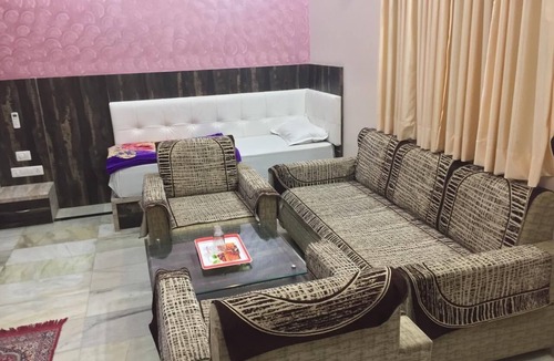 Abu Road Hotel | Hotel Ambika