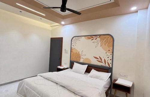 Kamthi Hotel | Hotel Amora