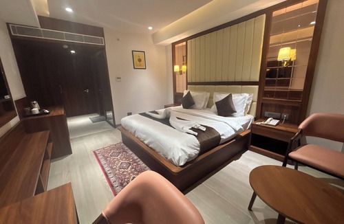 Kota Hotel | Hotel Amyra