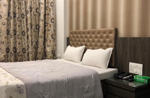 Wellington Pier Hotel | Hotel Antique - Colaba