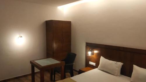 Pune Hotel | Hotel Anvisha Executive