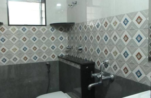 Adyar Hotel | Hotel Aradhya Inn Deralakatte
