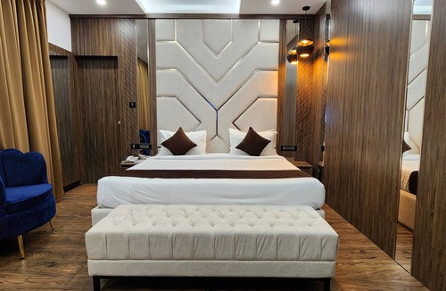 Onamthuruth Hotel | Hotel Arcadia